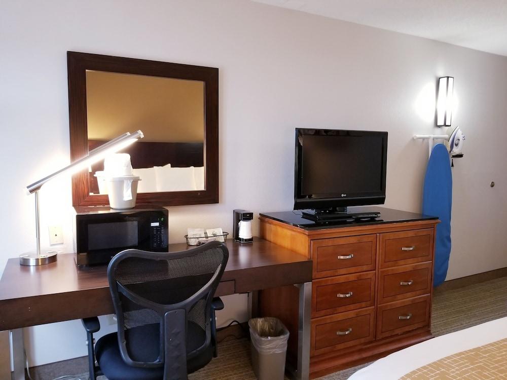 Travelodge By Wyndham Fort Wayne North Exterior foto